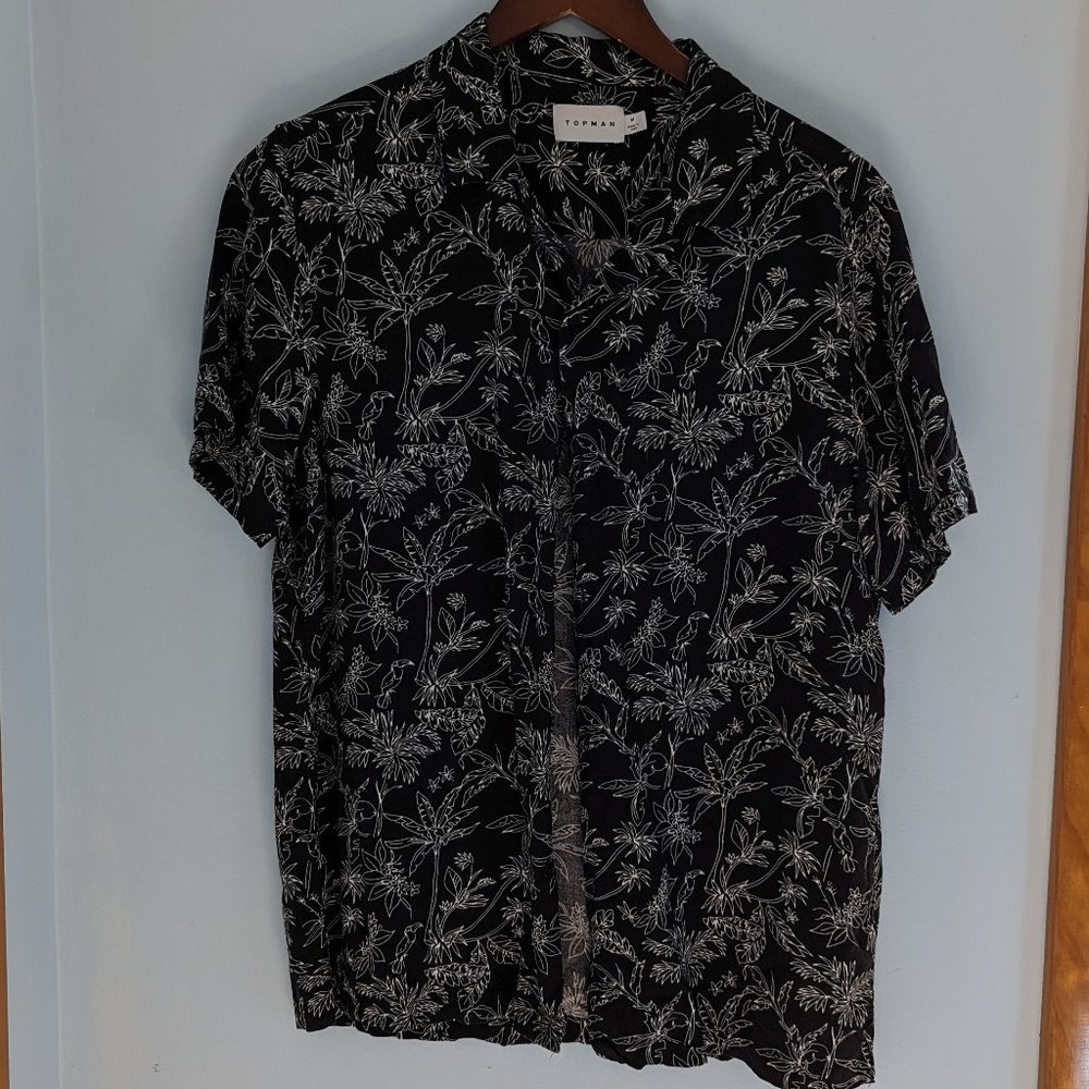 Topman Short Sleeve Button Down Casual Black Floral Pattern - Size M